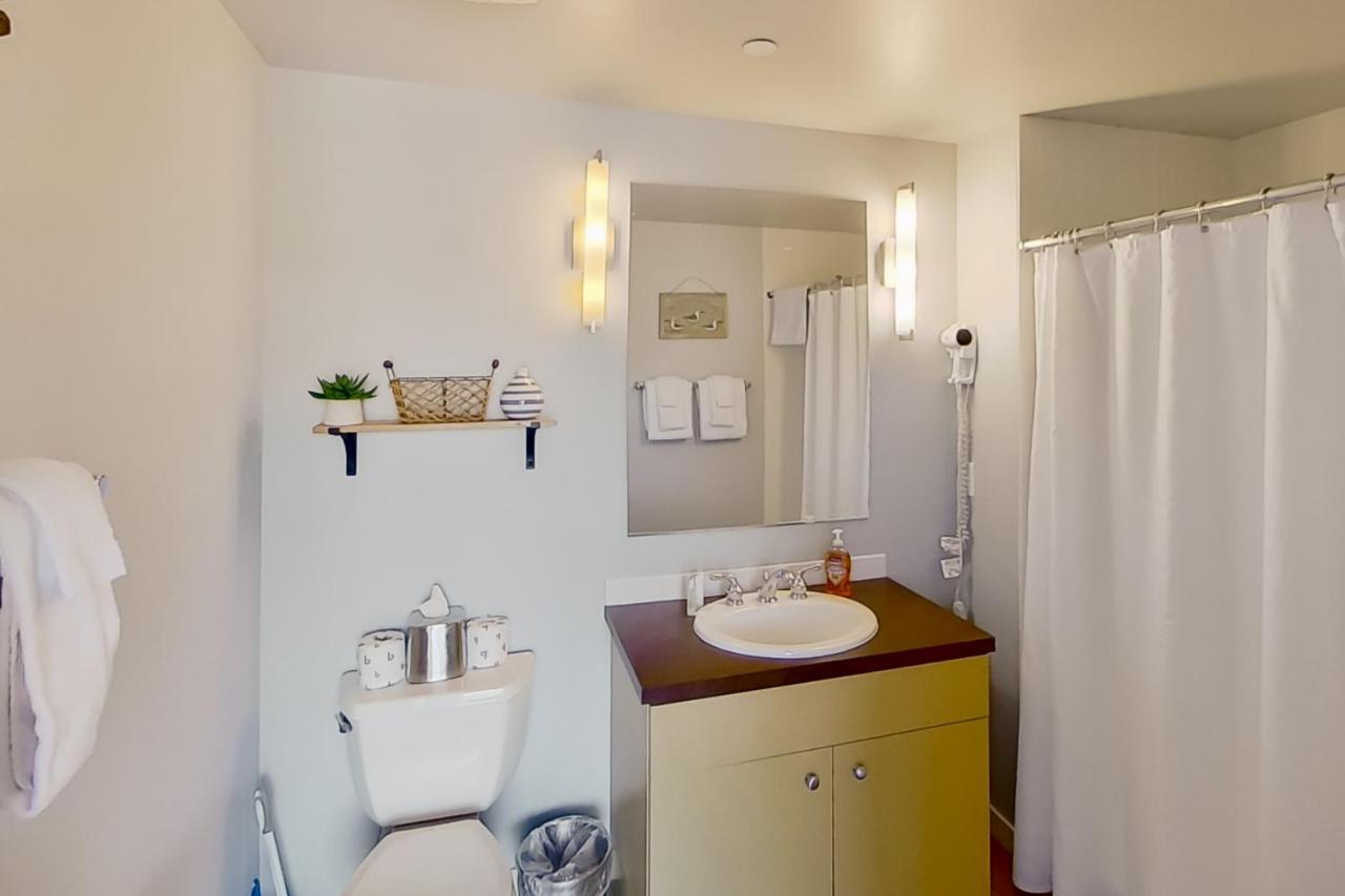 Chelan Resort Suites Sunny Shores 310 Екстериор снимка